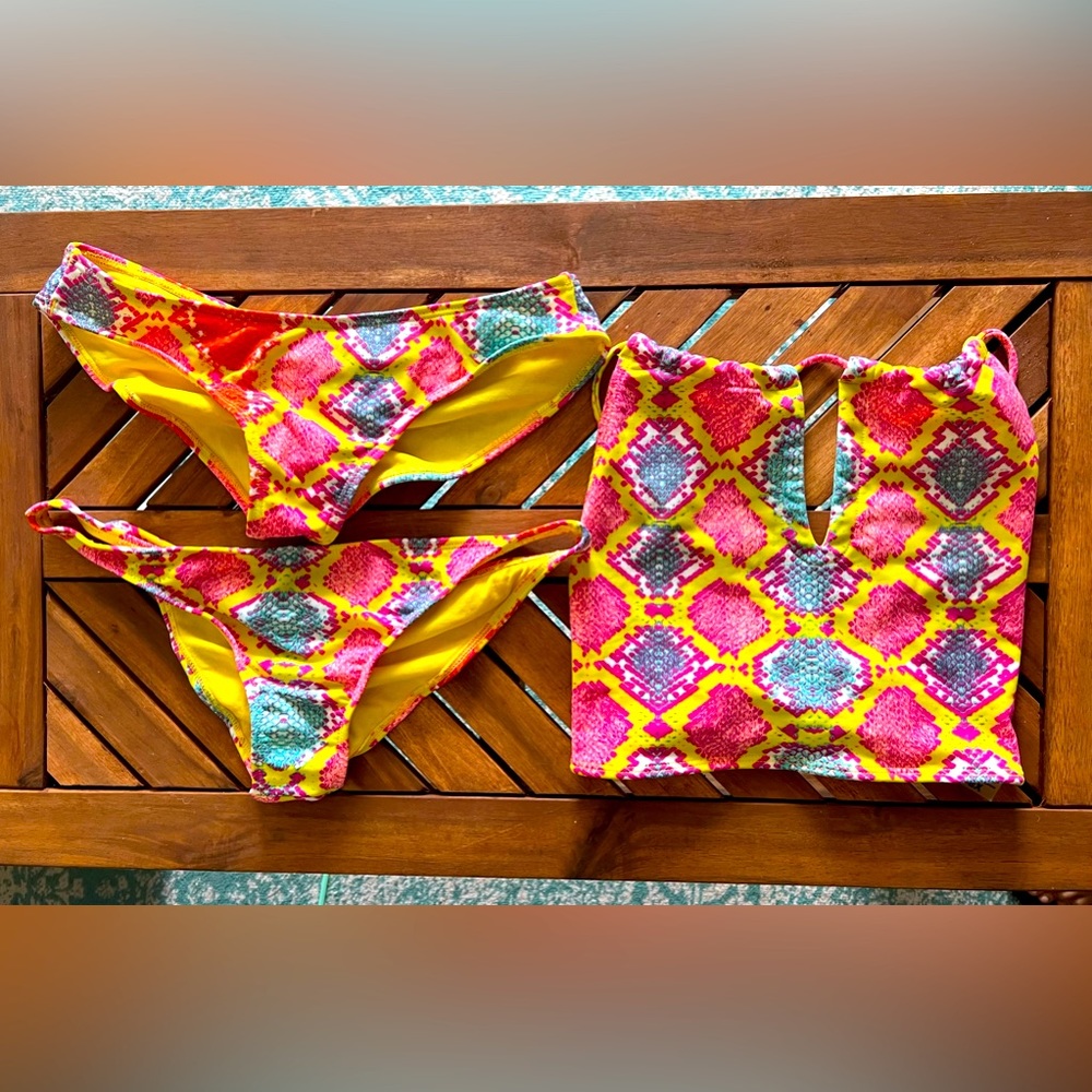 Pakaloha swim set. New without tags.